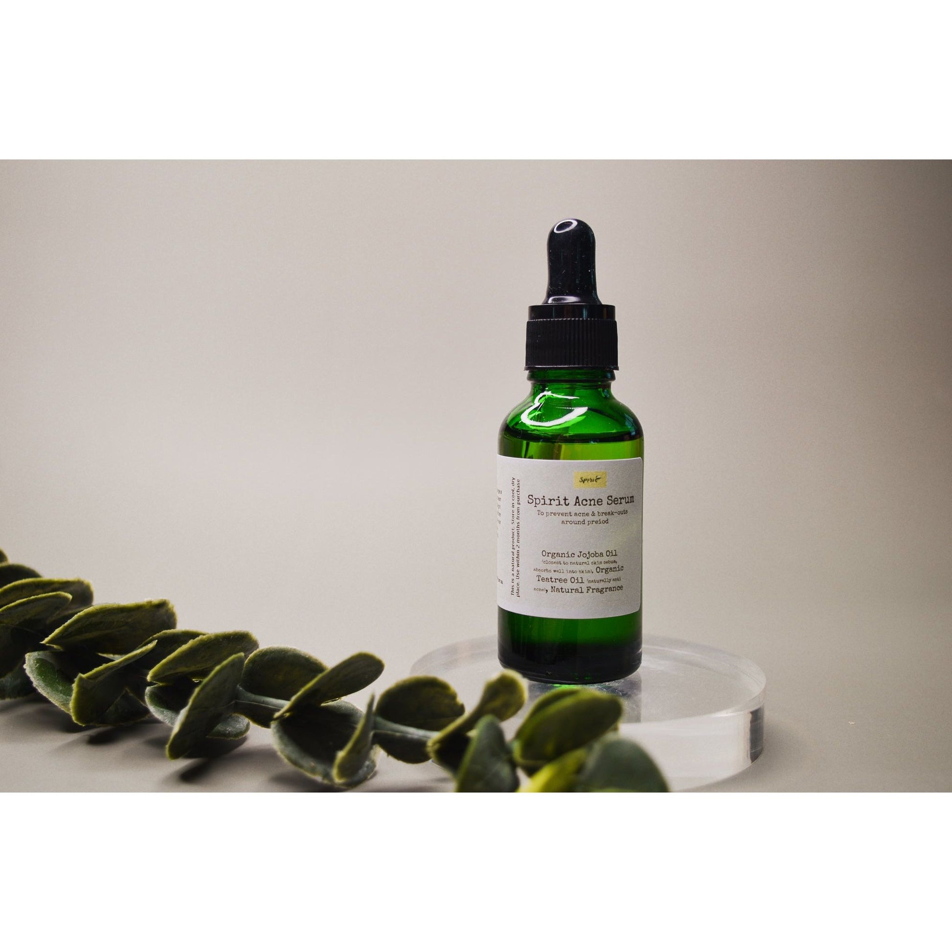Anti acne and good skin serum, containing jojoba oil, tea tree oil and natural fragrance, for dull skin and break outs during periods for teens and tweens.